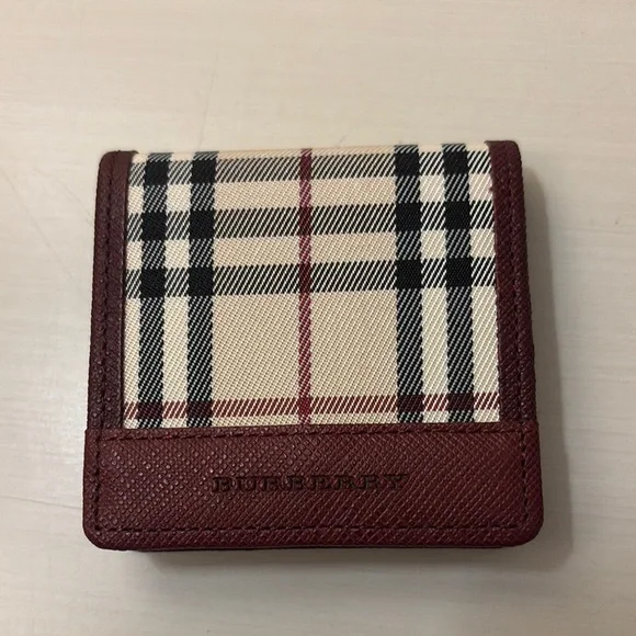BURBERRY SMALL COIN/ JEWELRY POUCH - Picture 1 of 9